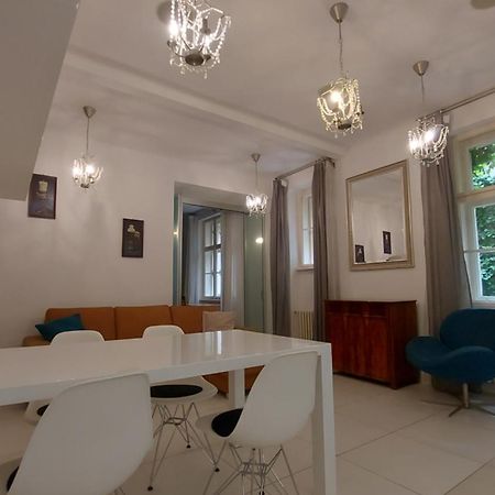 Beautiful Appartment In The Old Town Of Братислава Екстер'єр фото